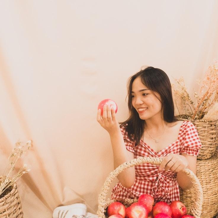 Portrait of Anika Shah meditation instructor